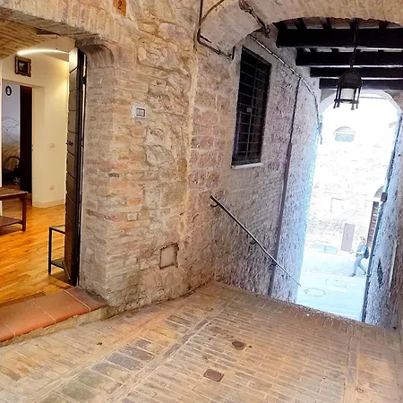 A 110 Mt Dalla Basilica E A 8 Minuti Da San Carlo Acutis - All'ombra Di San Francesco - La Nostra Forza E La Presenza Live 24-7, Myassisisuite, Piu Di Un Semplice - Mowimy Po Polsku Apartment *