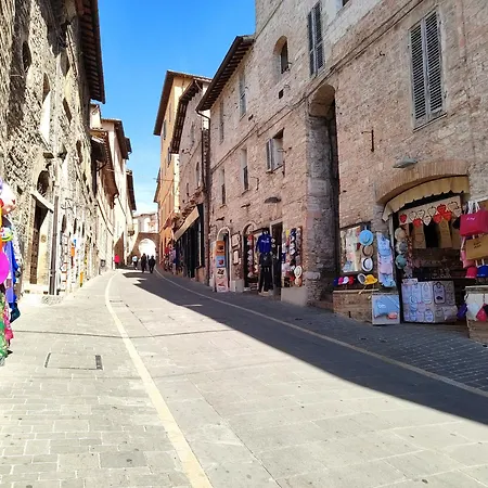 All'ombra Di San Francesco - Centralissimo - A 110 Mt Dalla Basilica - Myassisisuite, I Dettagli Che Fanno La Differenza Apartment *
